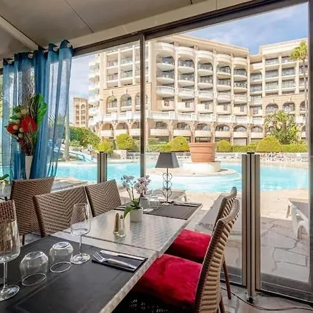 With Pool, Waterfront Apartament *